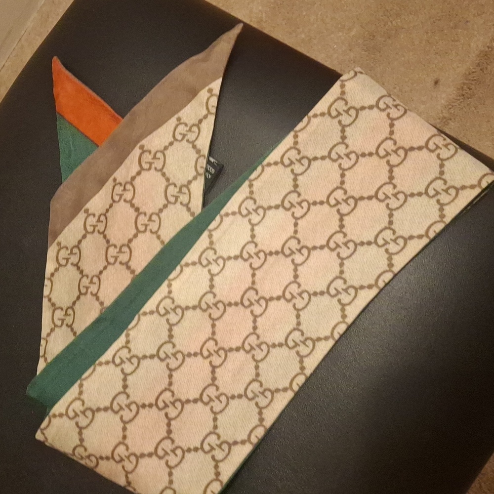 Gucci Silk Scarf with Green and Red Stripes - Picture 5 of 6